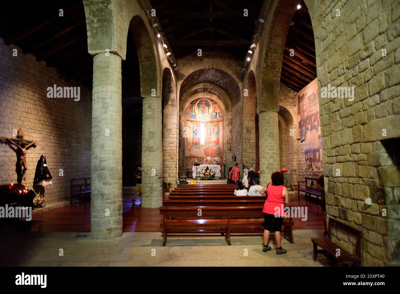 Taüll, chiesa di Santa Maria (romanica, XI secolo). Patrimonio mondiale dell'UNESCO. Interno. Vall de Boí, alta Ribaganza, Lleida, Catalogna, Spagna. Foto Stock