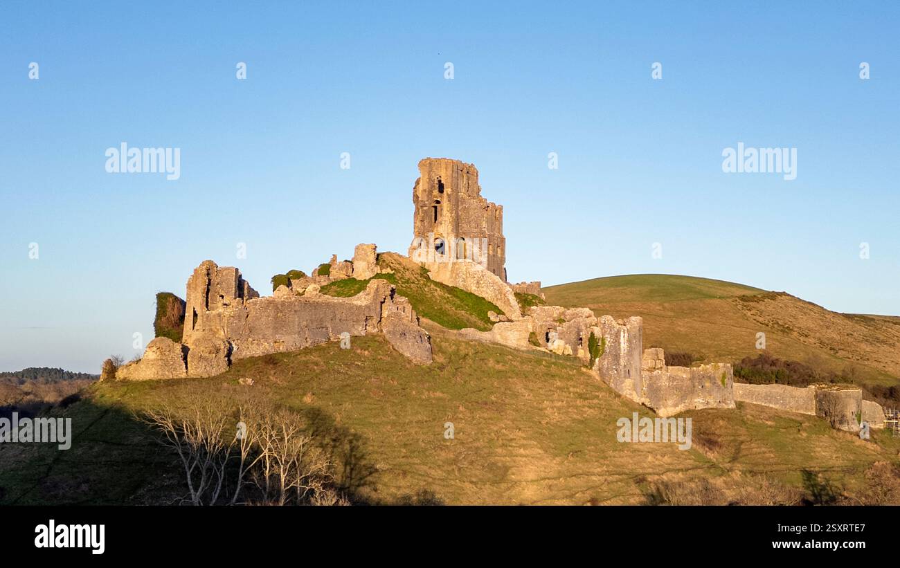 Vista aerea del castello di Corfe nel Dorset Foto Stock