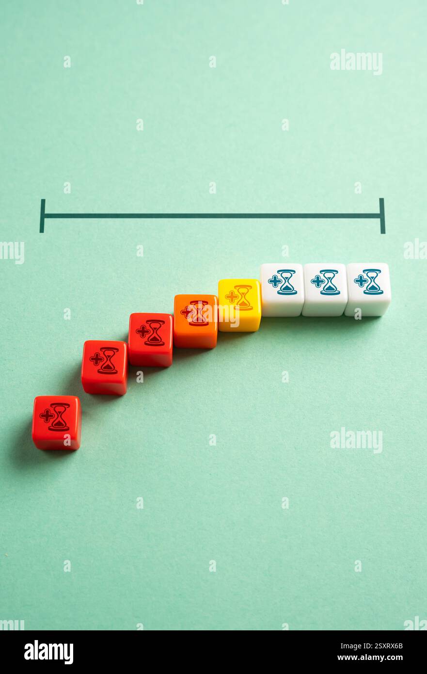 Il tempo trascorso nel periodo assegnato. Raggiungi gli obiettivi prima che scada il tempo. Scadenze, tempistiche dei progetti e conti alla rovescia. Foto Stock