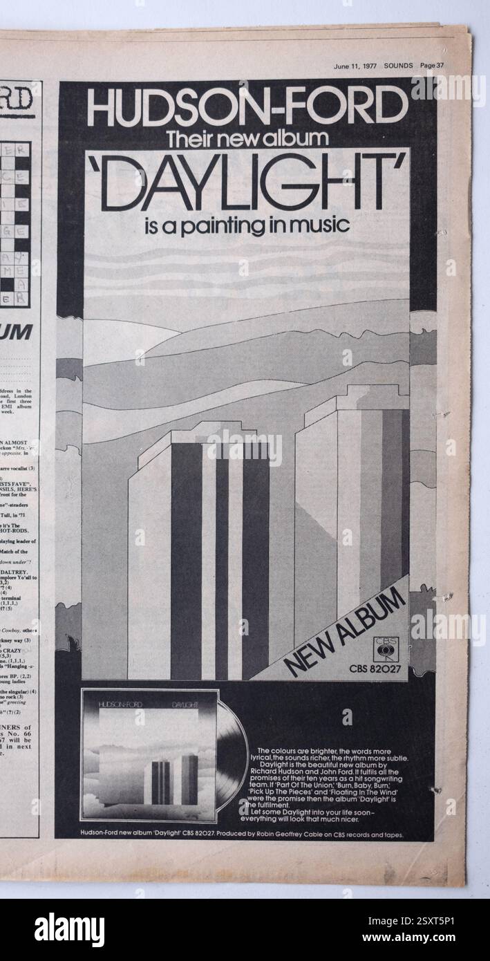 Pubblicità in un numero Vintage degli anni '1970 del SOUNDS Music Paper per il nuovo album di HUDSON FORD 'Daylight' Foto Stock