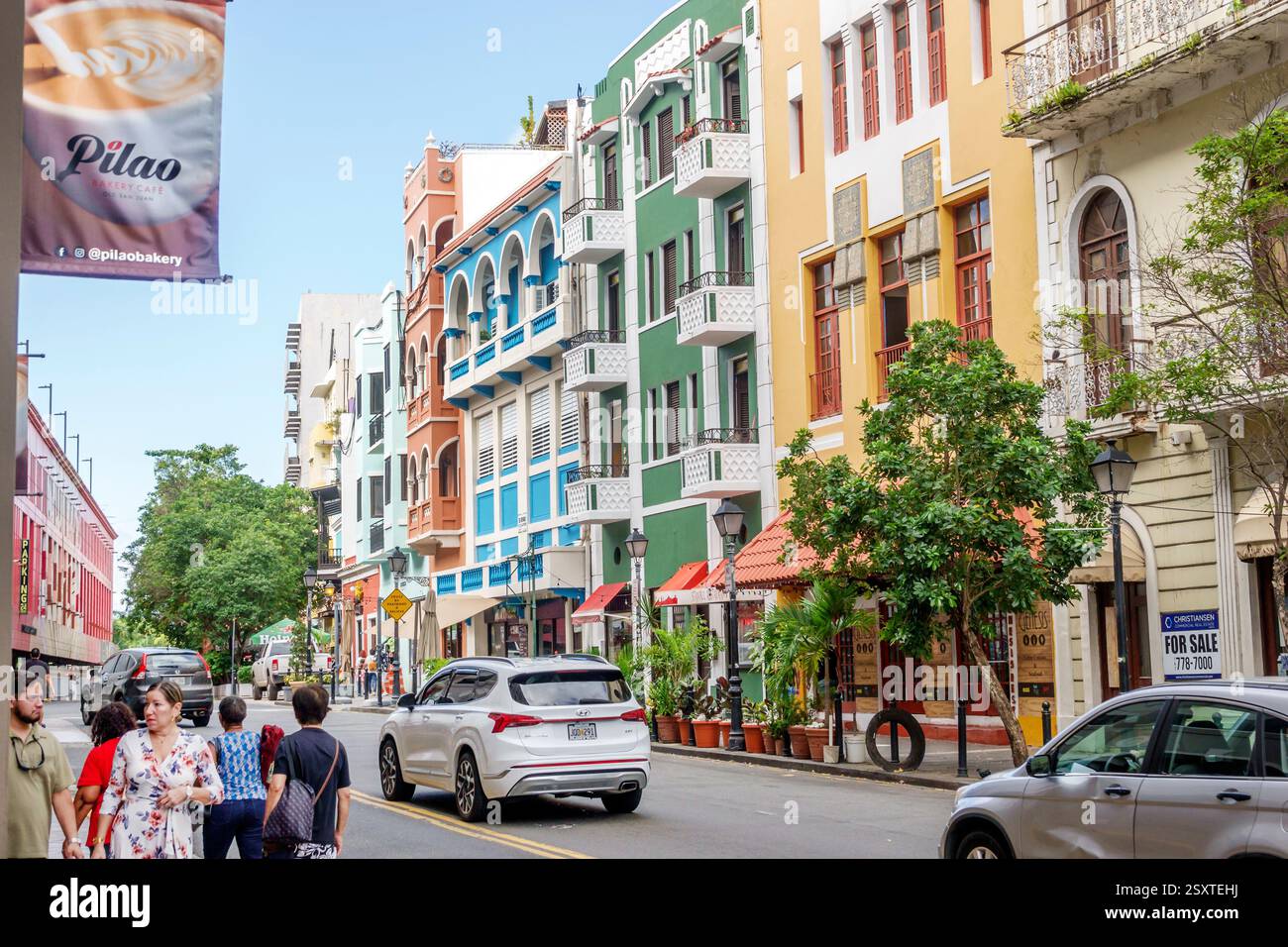 San Juan Puerto Rico, Viejo Old San Juan, Calle de San Francisco, architettura coloniale storica, edifici colorati, stile coloniale spagnolo, boutique Foto Stock