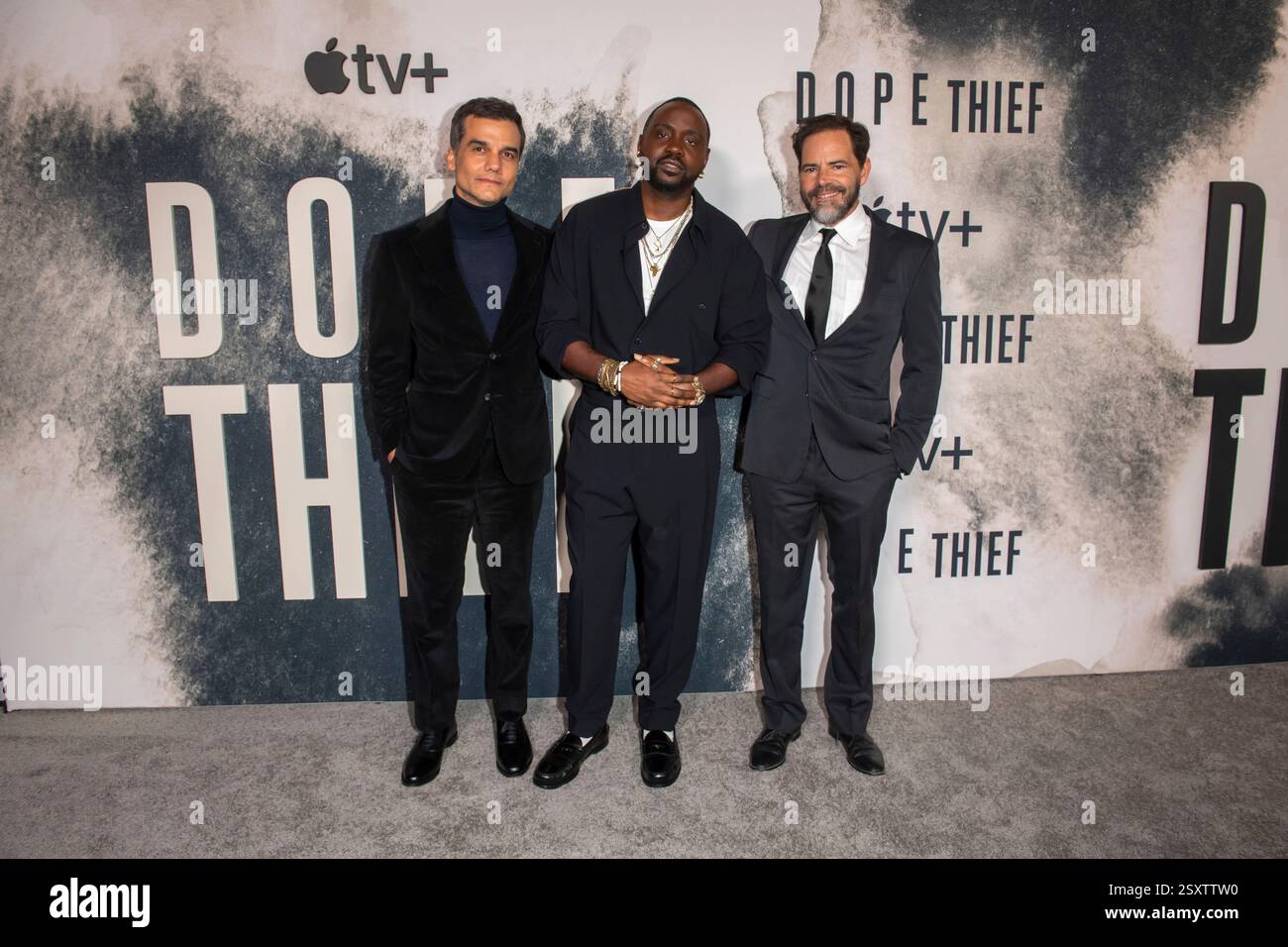 New York, Stati Uniti. 25 febbraio 2025. NEW YORK, NEW YORK - FEBBRAIO 25: (L-R) Wagner Moura, Brian Tyree Henry e Peter Craig partecipano alla prima della serie "Dope Thief" di Apple TV al Regal Union Square il 25 febbraio 2025 a New York. Crediti: Ron Adar/Alamy Live News Foto Stock