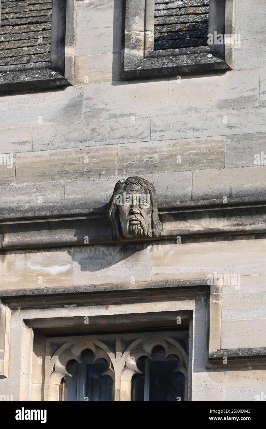 Le pareti esterne del Magdalen College di Oxford sono decorate con una serie di grottesche Foto Stock