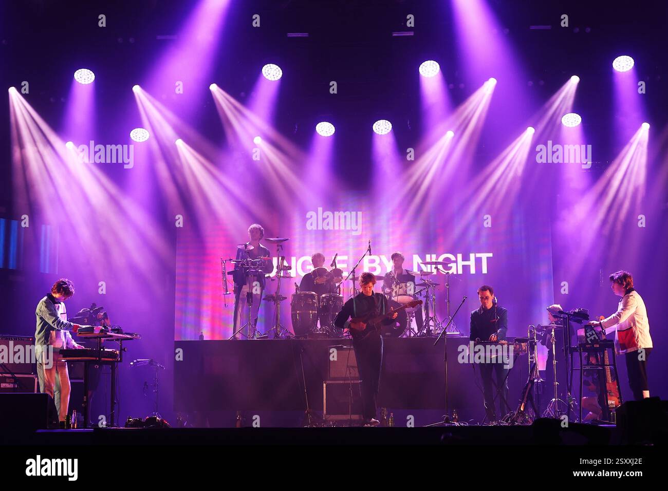 La band olandese Jungle by Night si esibisce allo Sziget Festival di Budapest, Ungheria Foto Stock