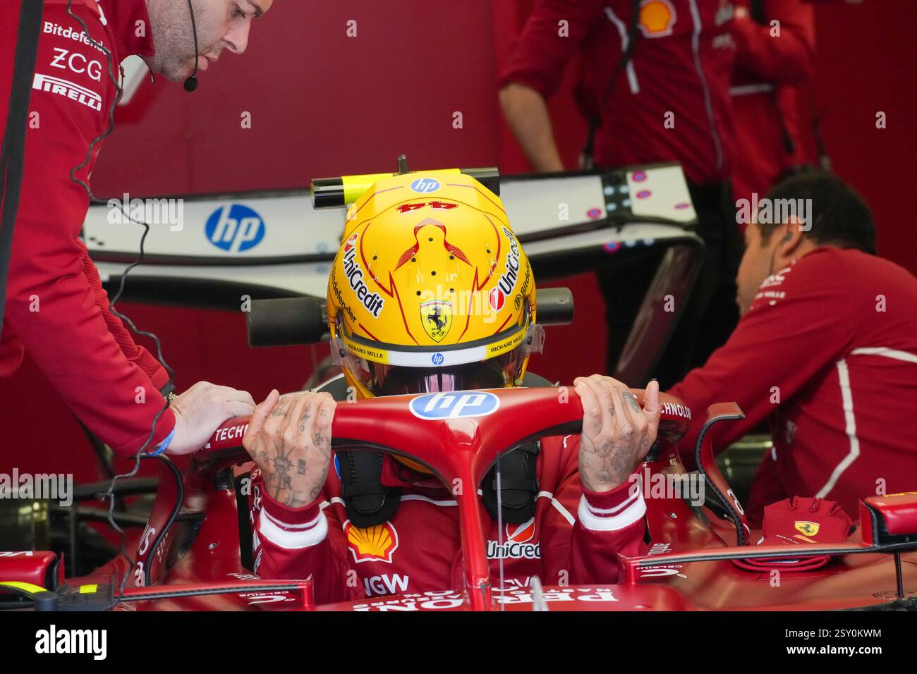 Sakhir, Bahrein. 26 febbraio 2025. Lewis Hamilton, durante i test di Formula 1, al Bahrain International Circuit. Crediti: Alessio Morgese / Emage / Alamy live news Foto Stock
