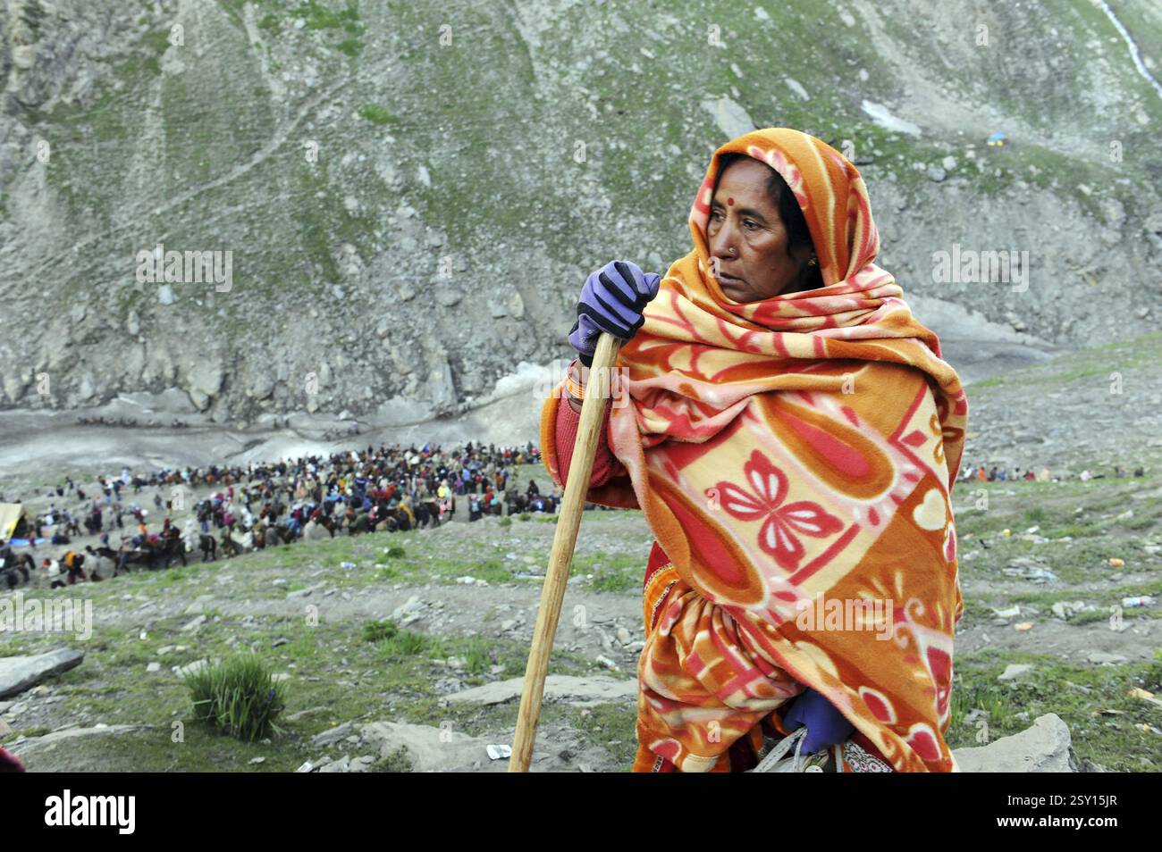 Pilgrim sangam alla sacra grotta, amarnath yatra, Jammu Kashmir, India, Asia Foto Stock