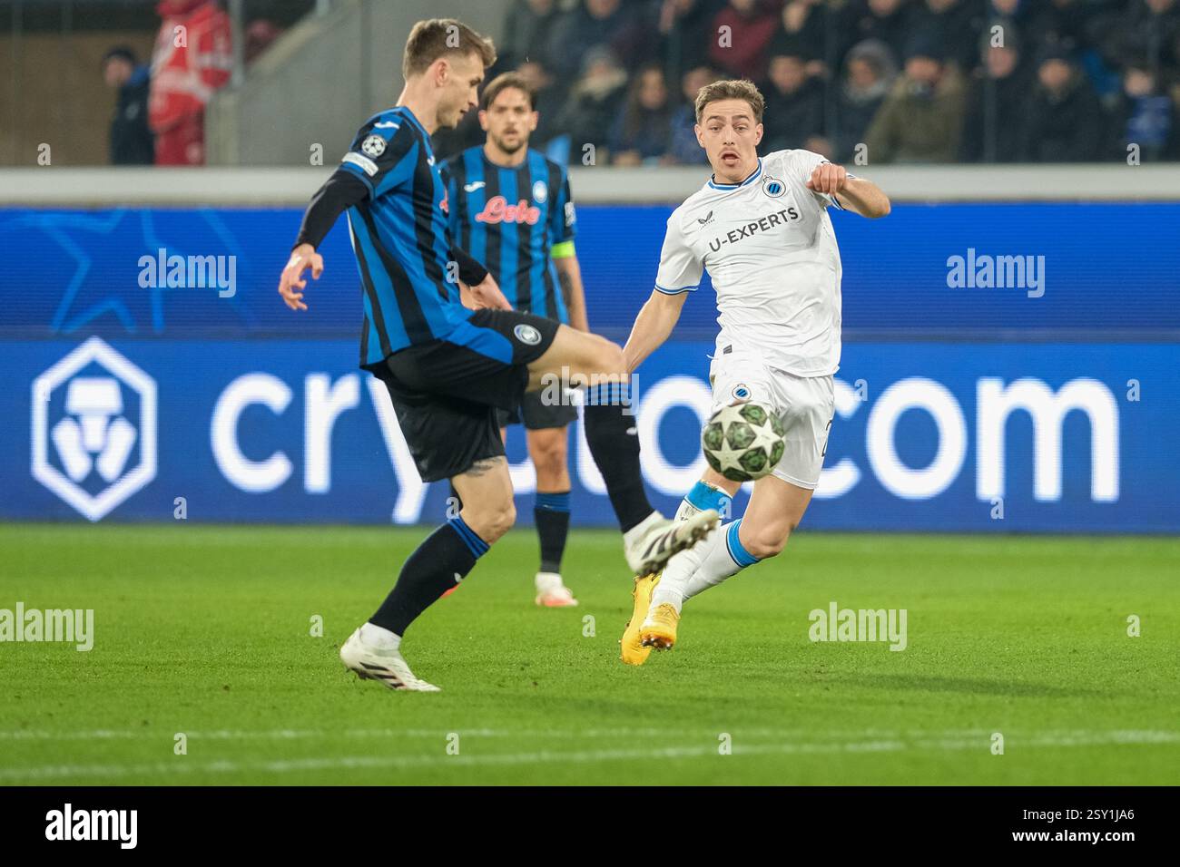Casper Nielsen del Club Brugge VK durante la fase di eliminazione diretta della UEFA Champions League 2024/2025 2° partita di calcio principale tra Atalanta BC e Cl Foto Stock