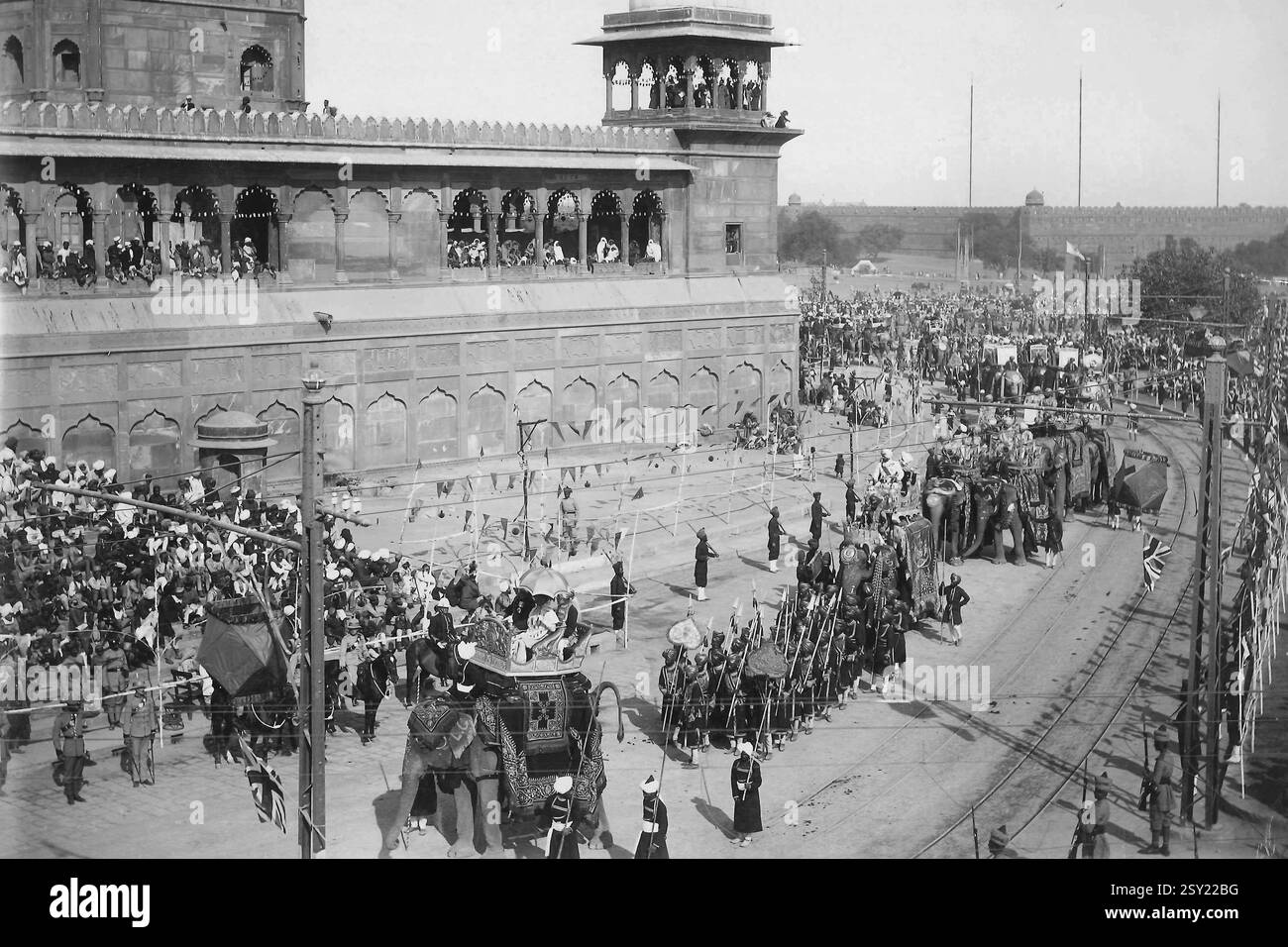Foto d'epoca di Procession of British Lord Hardinge, Delhi, Asia, India, 1912, Asia Foto Stock