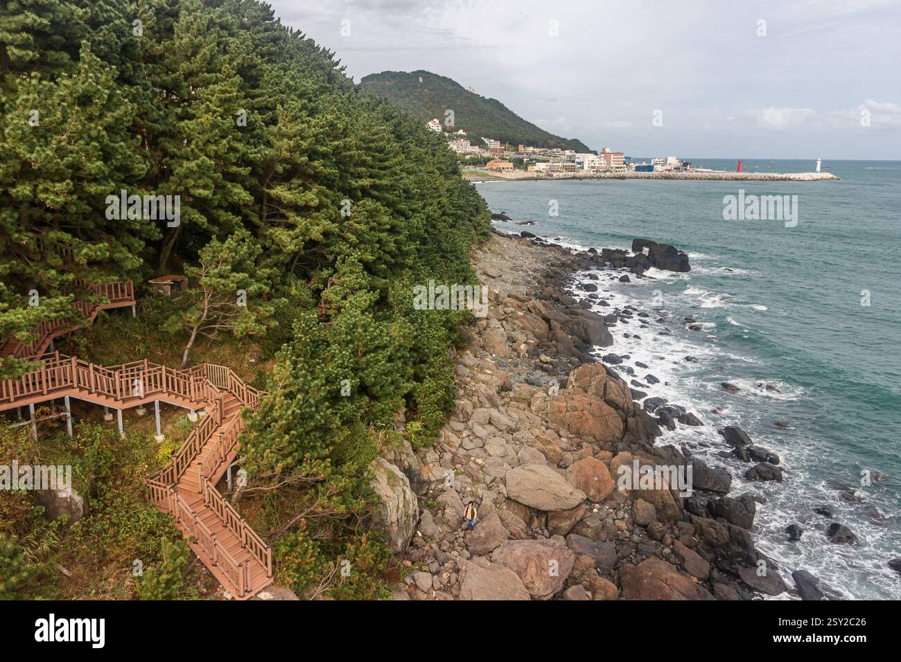 Una vista sulla costa del mare a Busan, Corea del Sud. Una vista panoramica della costa oceanica di Busan, Corea del Sud. Foto Stock