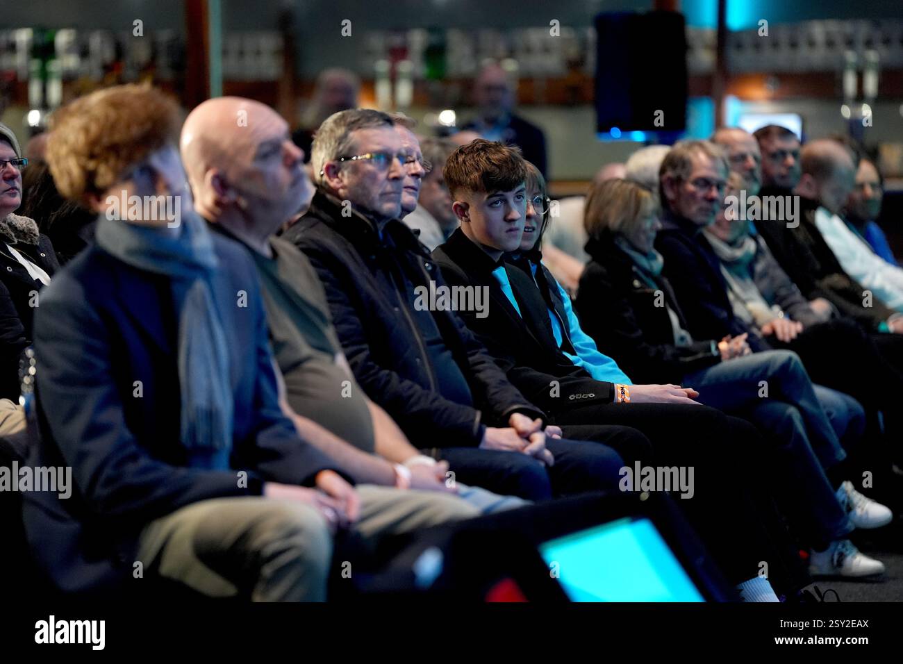 Sostenitori della folla durante la conferenza Reform UK Northamptonshire all'Aviator Hotel di Northampton. Data foto: Mercoledì 26 febbraio 2025. Foto Stock