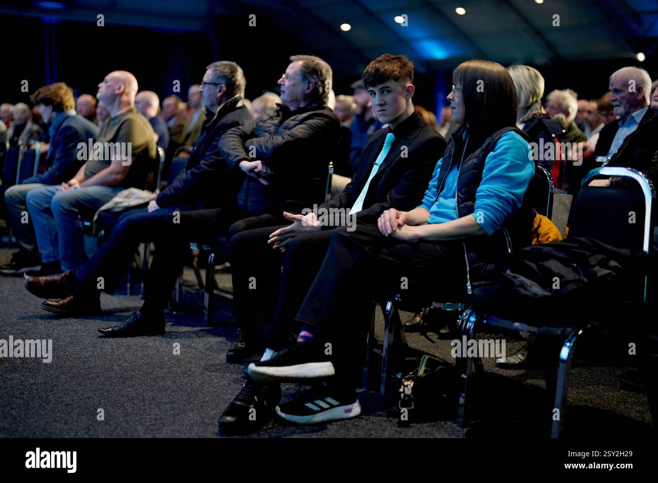 Sostenitori della folla durante la conferenza Reform UK Northamptonshire all'Aviator Hotel di Northampton. Data foto: Mercoledì 26 febbraio 2025. Foto Stock