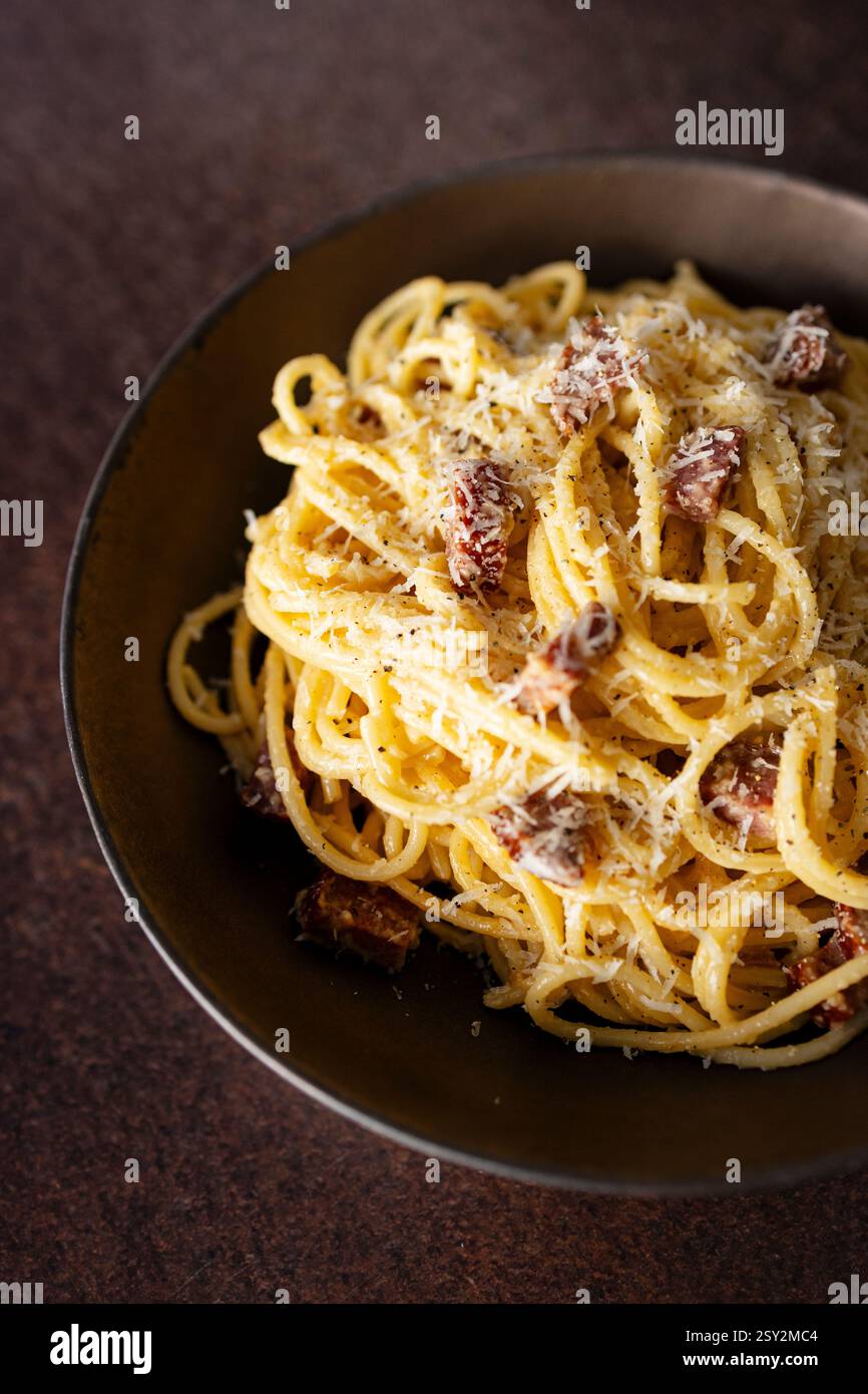 Spaghetti di peperoni alla carbonara Foto Stock
