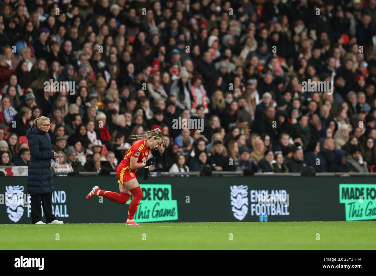 Londra, Regno Unito. 26 febbraio 2025. Londra Inghilterra, 26 febbraio 2025: L'Athenea del Castillo di Spagna entra in campo durante la partita UEFA Women's Nations League tra Inghilterra e Spagna allo stadio Wembley di Londra (Alexander Canillas/SPP) credito: SPP Sport Press Photo. /Alamy Live News Foto Stock
