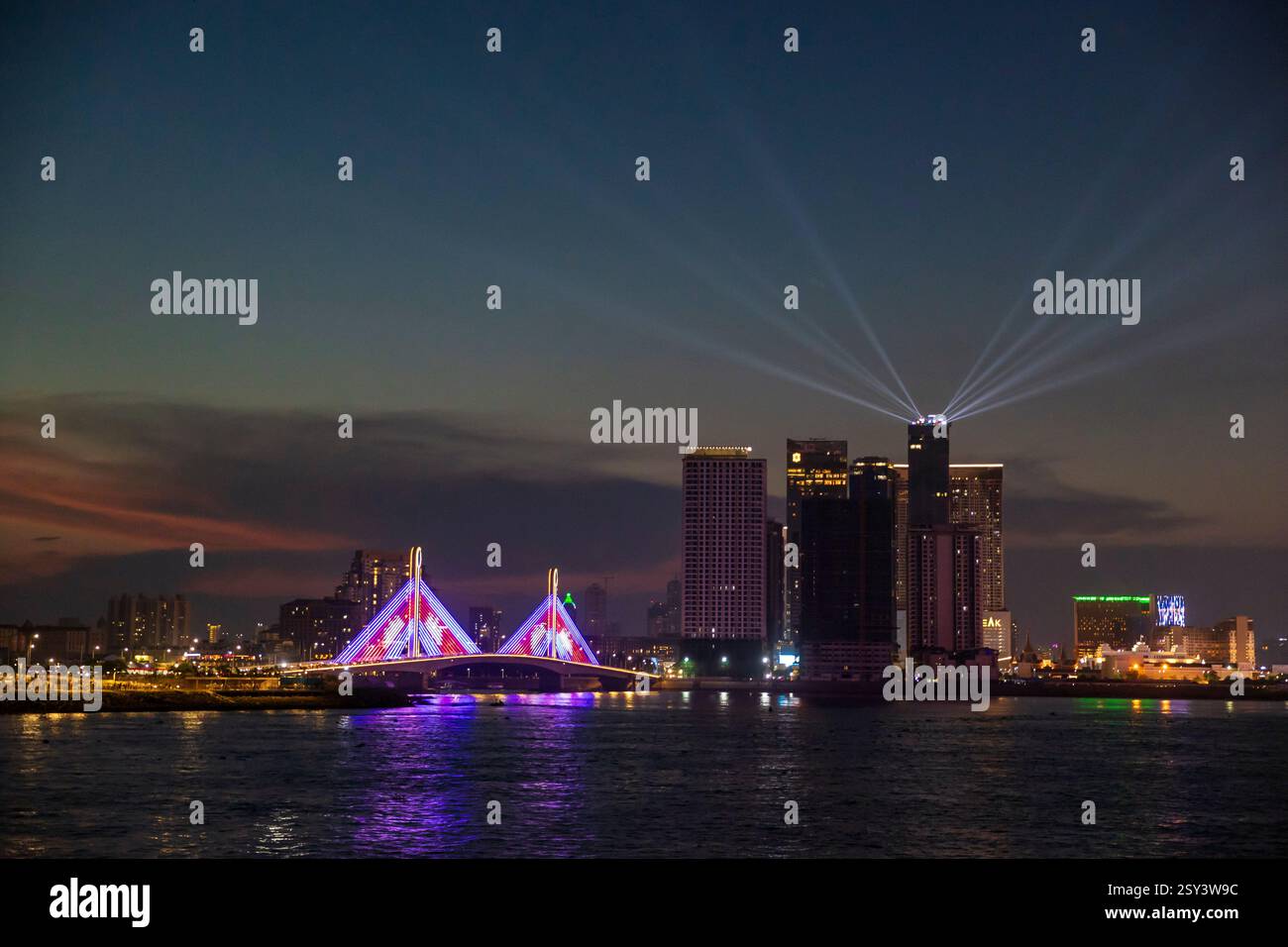 Koh Nora Bridge, Phnom Penh, Cambogia, giovedì 14 novembre, 2024. foto: David Rowland / One-Image.com Foto Stock