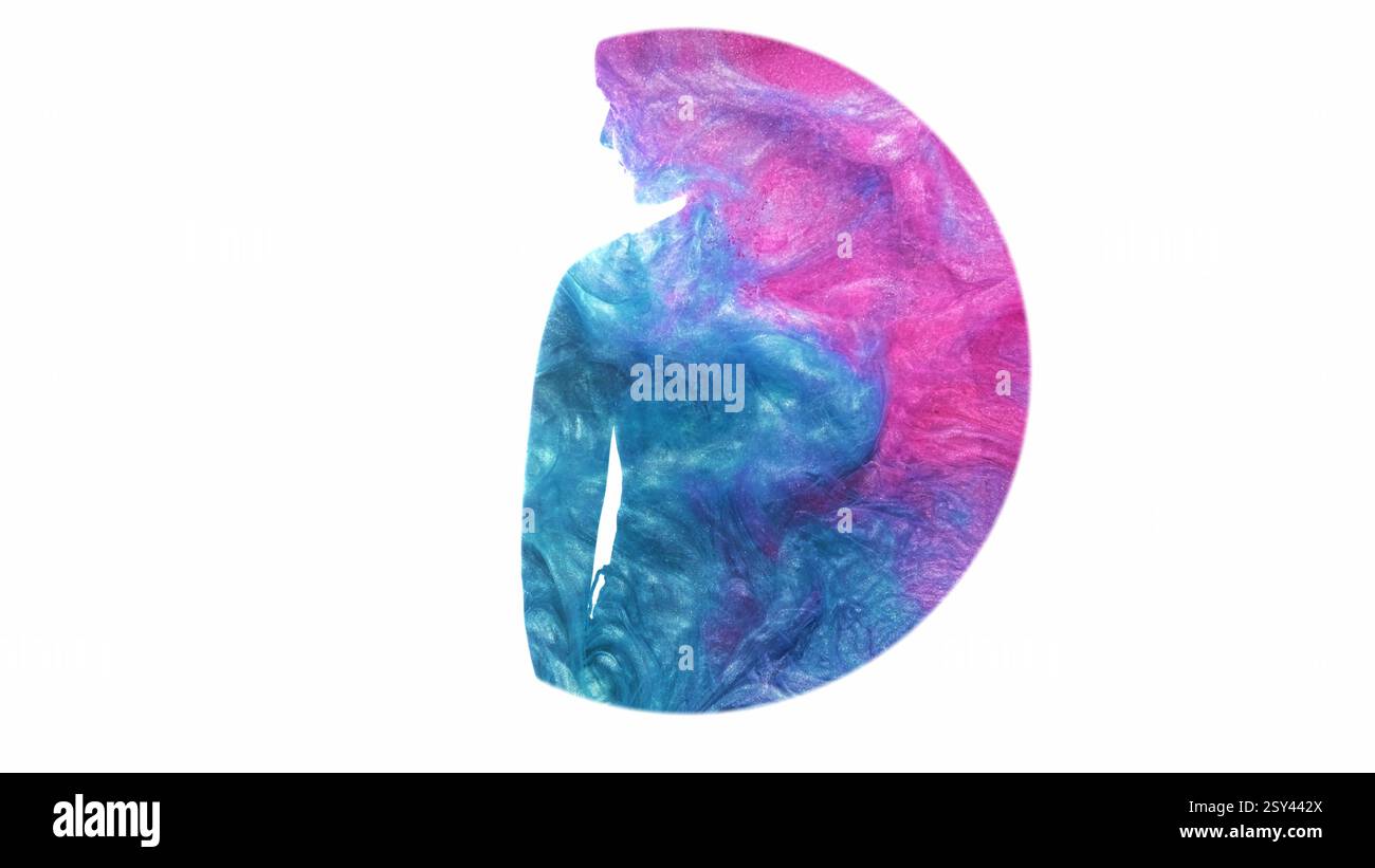 Silhouette artistica. Energia spirituale. Vernice blu rosa brillante spruzza contorno a doppia esposizione di una donna tranquilla con cornice circolare isolata su sfondo bianco. Foto Stock