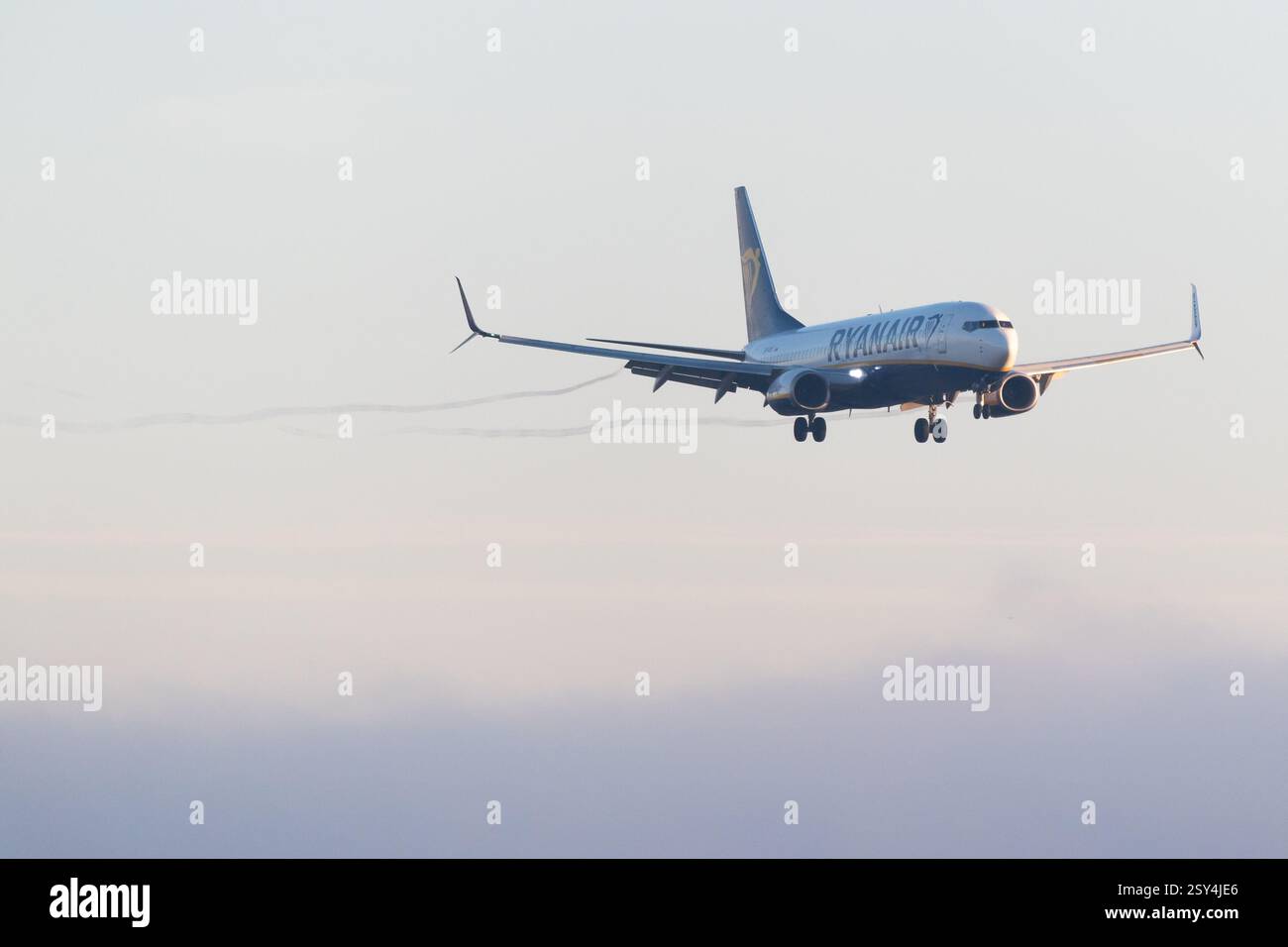 Compagnia aerea low cost Ryanair Boeing 737-8AS a Danzica, Polonia © Wojciech Strozyk / Alamy Stock Photo *** didascalia locale **** Foto Stock