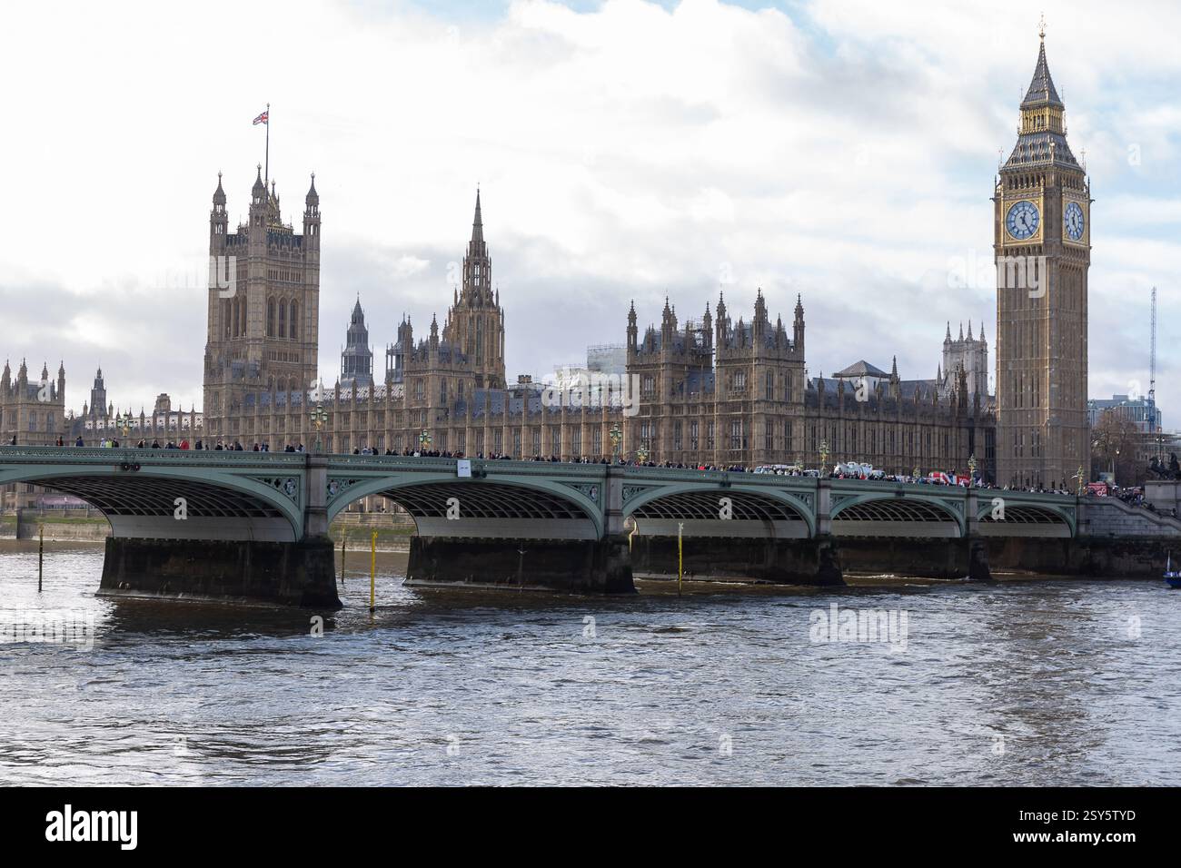 Londra, Regno Unito 15 gennaio 2023. Le case del Parlamento e il ponte di Westminster Foto Stock
