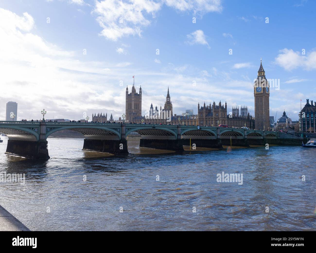 Londra, Regno Unito 15 gennaio 2023. Le case del Parlamento e il ponte di Westminster Foto Stock