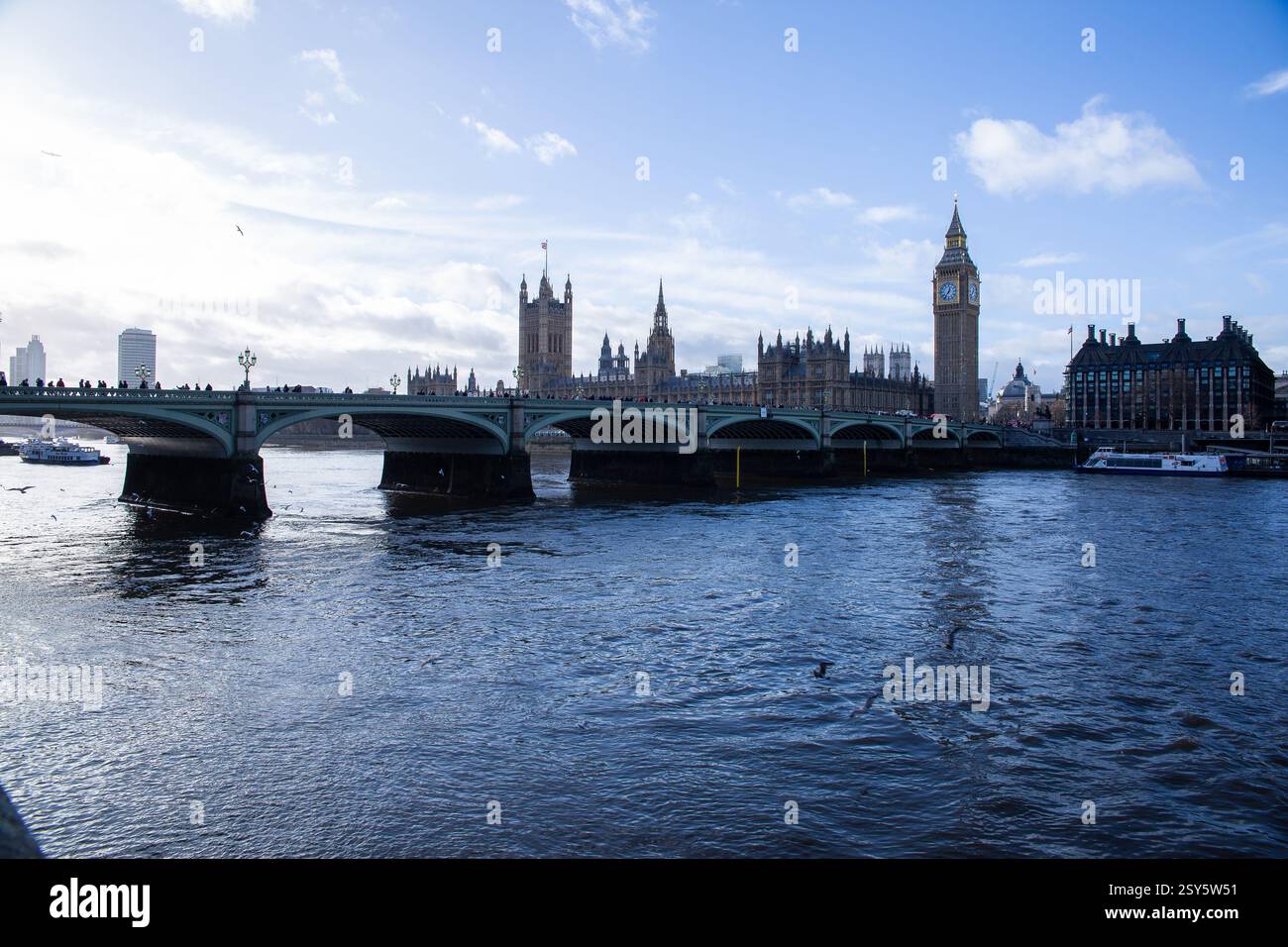 Londra, Regno Unito 15 gennaio 2023. Le case del Parlamento e il ponte di Westminster Foto Stock