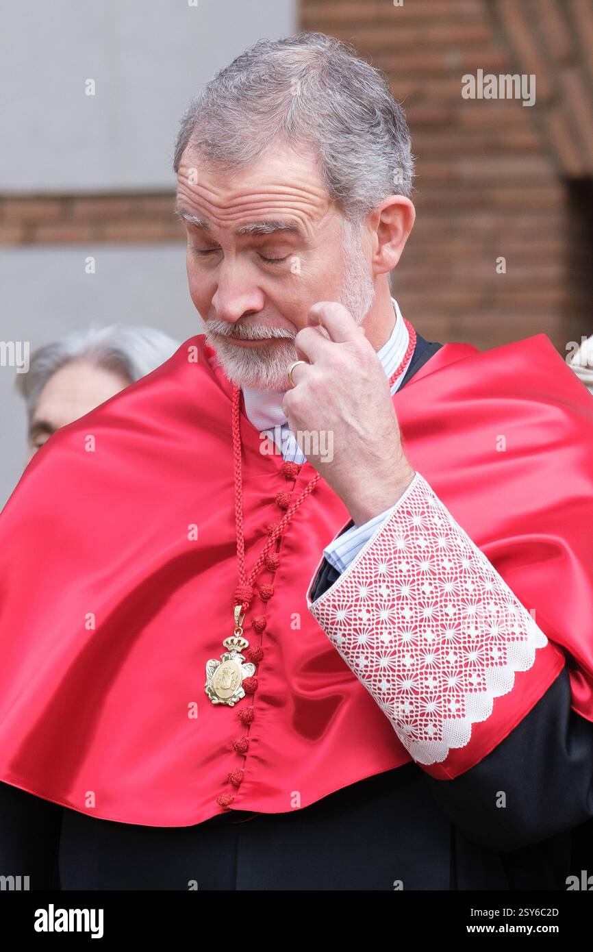 Re Filippo di Spagna e la regina Letizia durante alla cerimonia di investitura come Dottore onoris causa da parte dell'Università di Alcala, il 27 febbraio 20 Foto Stock