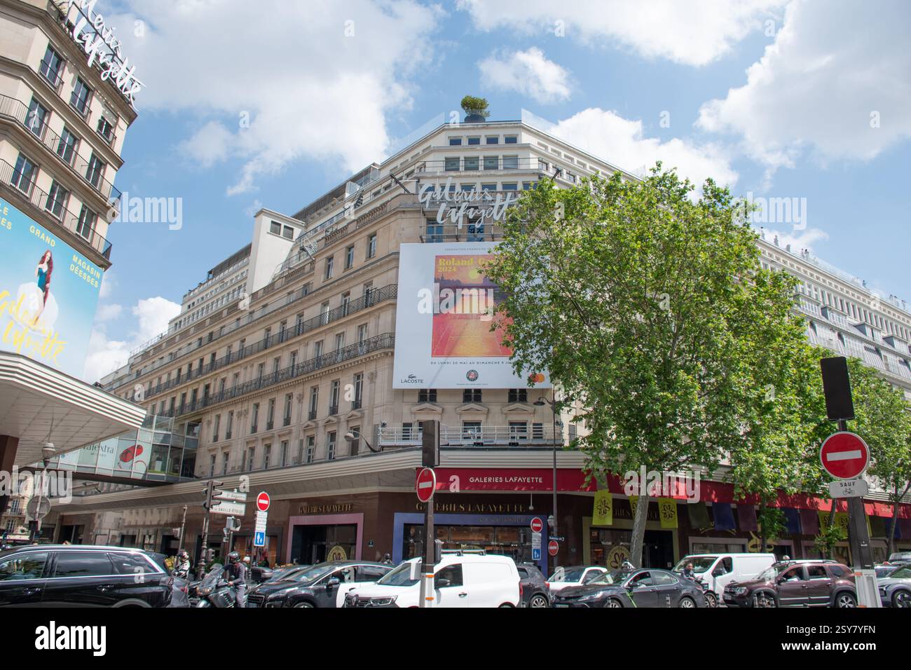 Esplorate il centro commerciale Galleries Lafayette a Parigi, Francia Foto Stock