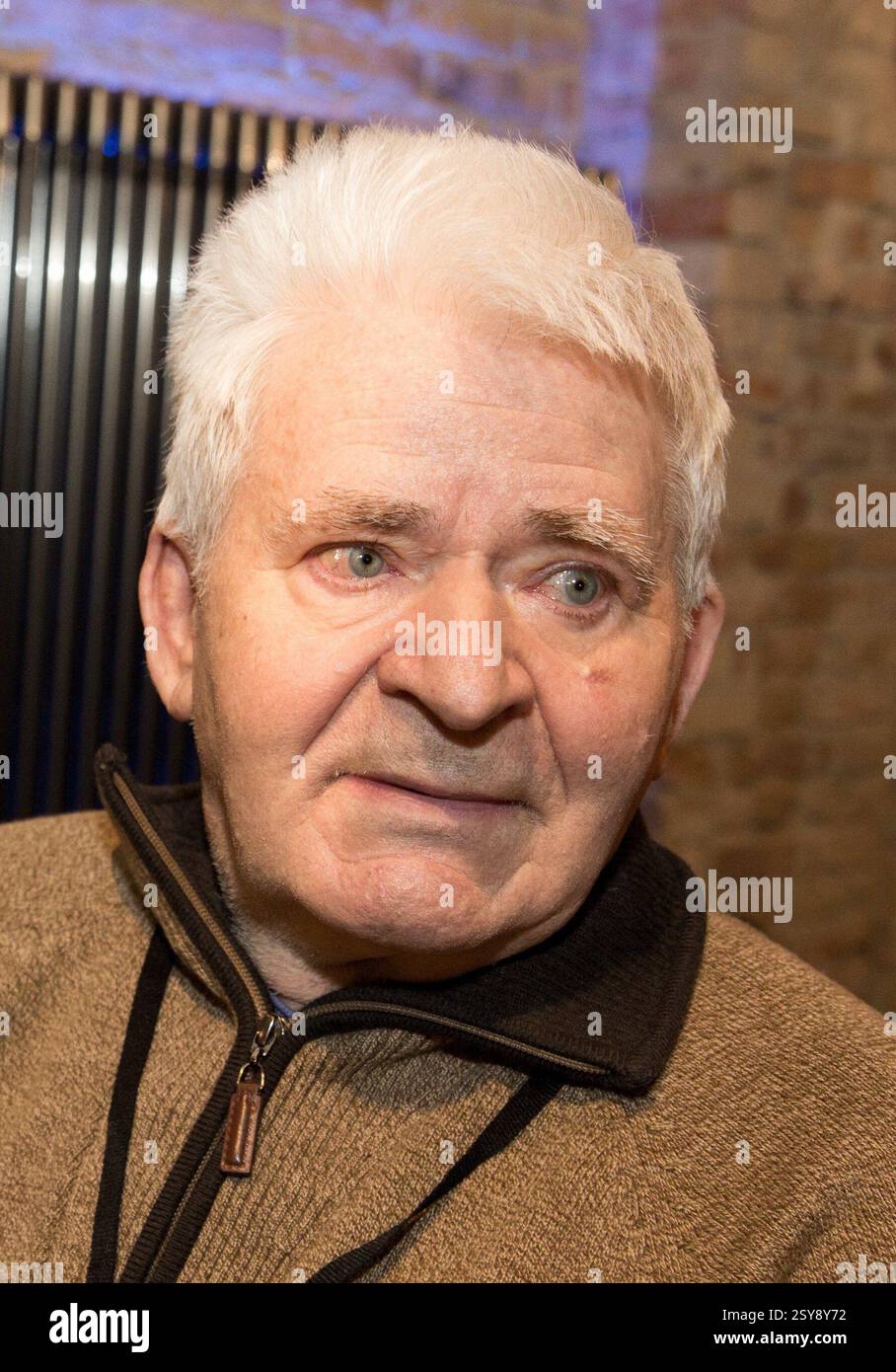 Berlino, Germania. 10 ottobre 2015. La leggenda degli scacchi ed ex campione del mondo Boris Vasilyevich Spassky sarà ospite ai Campionati mondiali di scacchi rapidi e blitz il 10 ottobre 2015 a Berlino. La leggenda russa degli scacchi Boris Spasski è morta all'età di 88 anni. Questo è stato annunciato dalla Federazione russa degli scacchi e dall'Unione europea degli scacchi. Crediti: Picture Alliance/Jörg Carstensen/dpa/Alamy Live News Foto Stock