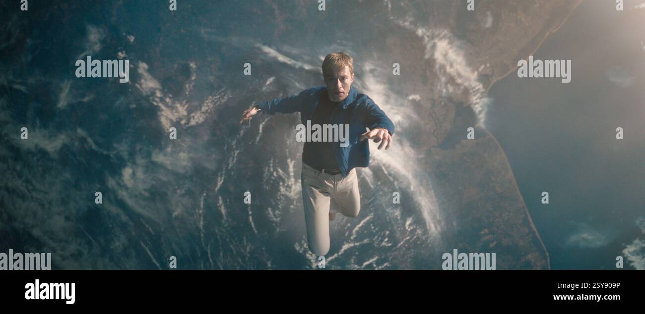 The Fantastic Four: First Steps (2025) The Fantastic Four (2025) Joseph Quinn nel ruolo di Johnny Storm/Human Torch *Filmstill - solo uso editoriale* Vedi Special Foto Stock