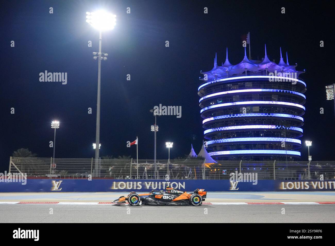 27.02.2025, Bahrein. , . Circuito Internazionale, Sakhir, Formula 1 test Bahrain 2025, Lando Norris (GBR) - McLaren Formula 1 Team - McLaren MCL39 - Mercedes (foto di Alessio De Marco/Sipa USA) crediti: SIPA USA/Alamy Live News Foto Stock