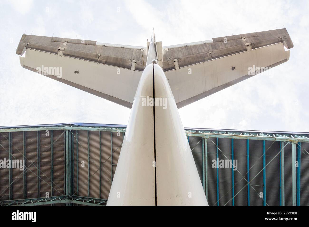 Coda di un aereo Aerospace britannico utilizzato da Skyjet Airlines all'aeroporto nazionale di Manila nelle Filippine con stabilizzatore verticale Foto Stock