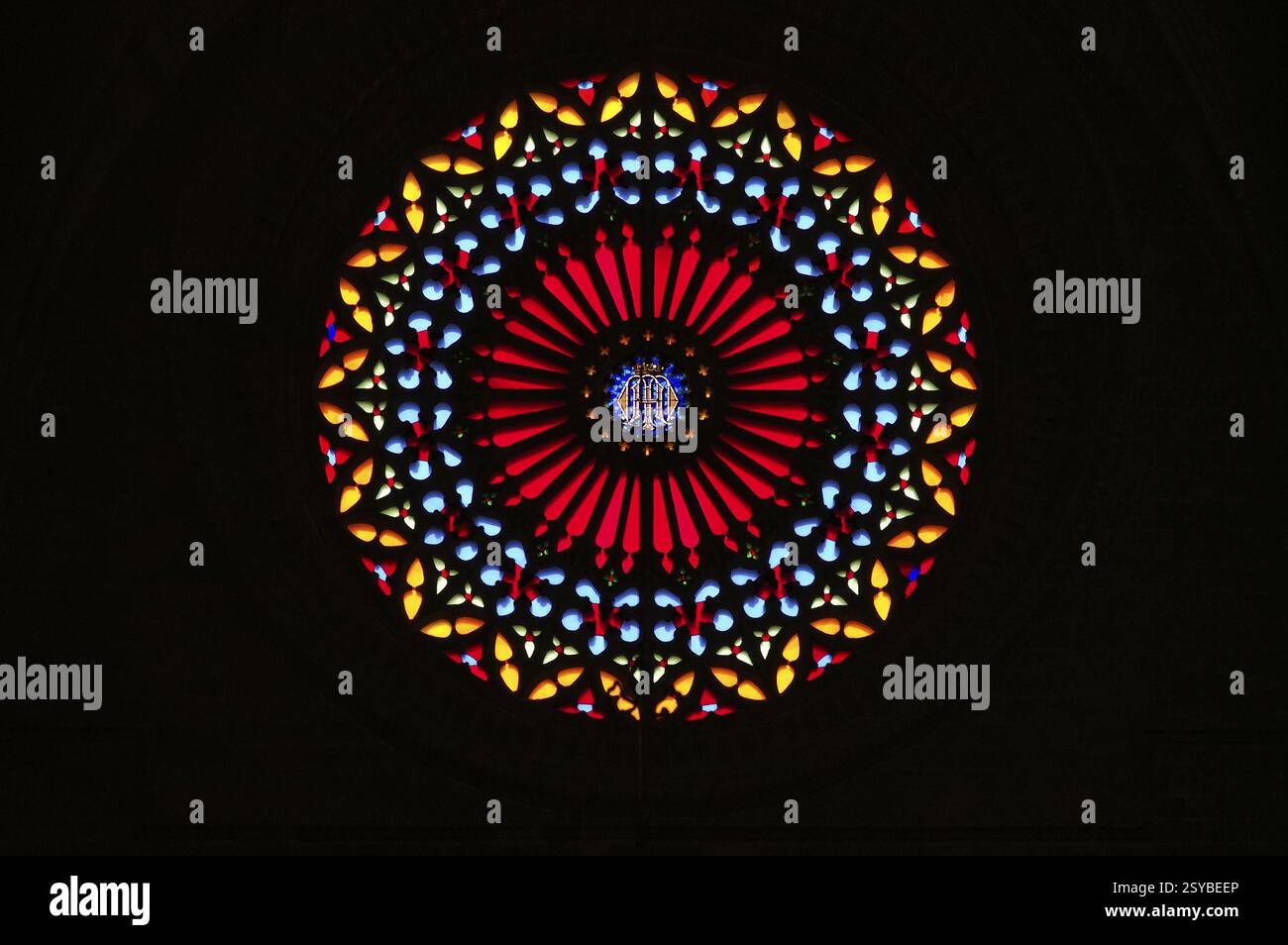 Rosone, rosone sul fronte occidentale, vista interna, la Seu, Basilica de Santa Maria, Cattedrale di Santa Maria, Palma di Maiorca, Maiorca, Baleari Foto Stock