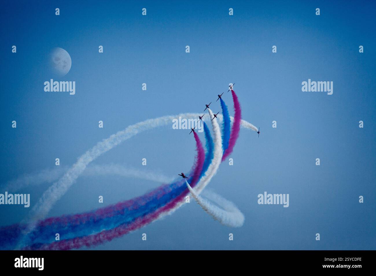 GB - DEVON: Le frecce rosse RAF vengono visualizzate all'English Riviera Airshow Foto Stock