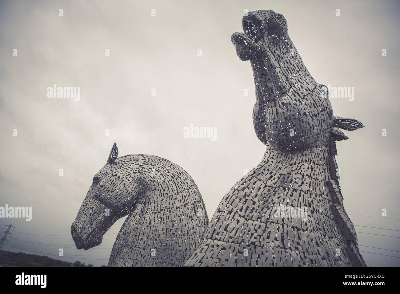 I Kelpies, un paio di monumentali teste di cavallo in acciaio in Scozia Foto Stock