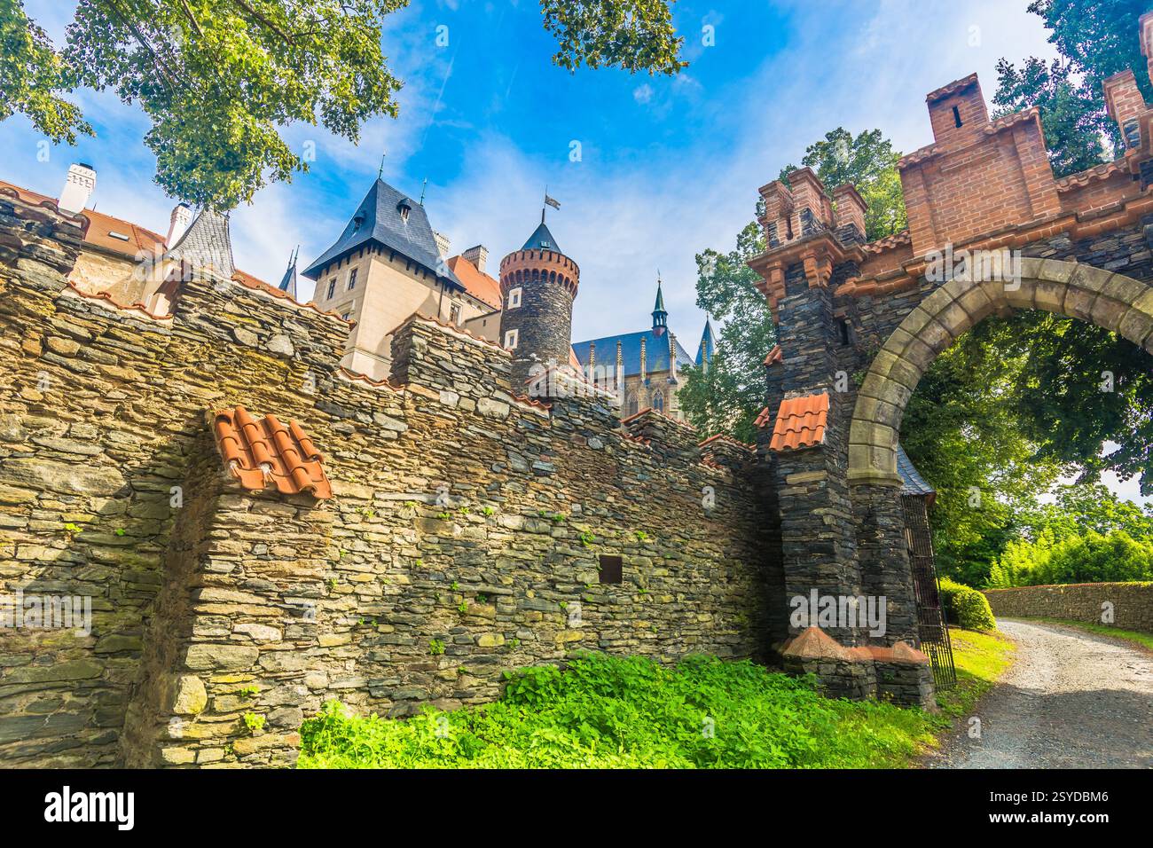 Dettagli architettonici del Castello di Zleby, Repubblica Ceca – immagine HDR Foto Stock