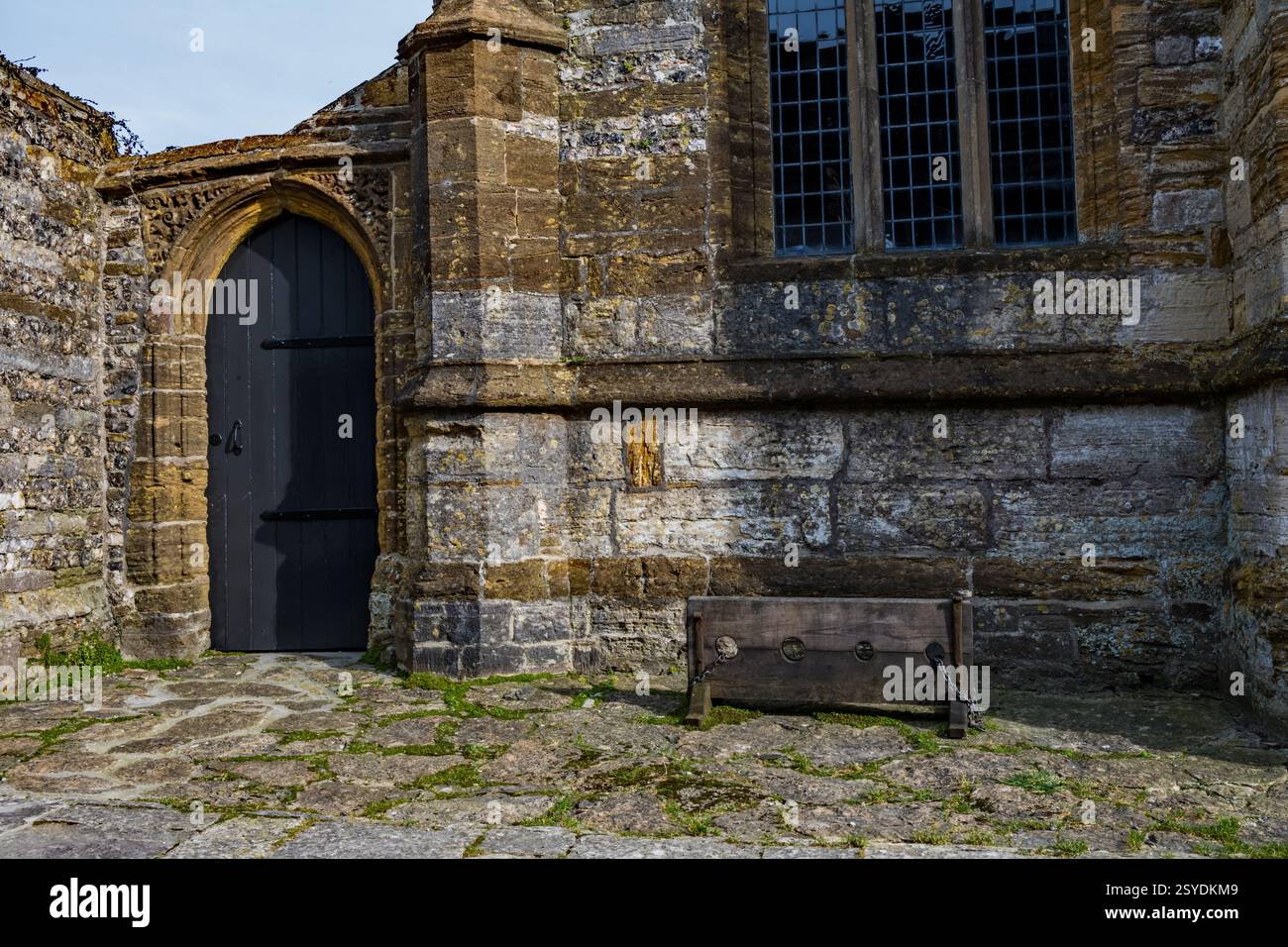 Scorte medievali presso la chiesa di Santa Maria. Cerne Abbas. Dorset' Foto Stock