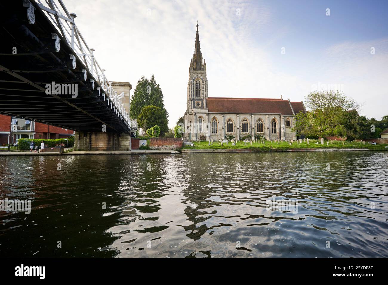 All Saints Church e Marlow Bridge, Marlow, Buckinghamshire, Regno Unito Foto Stock