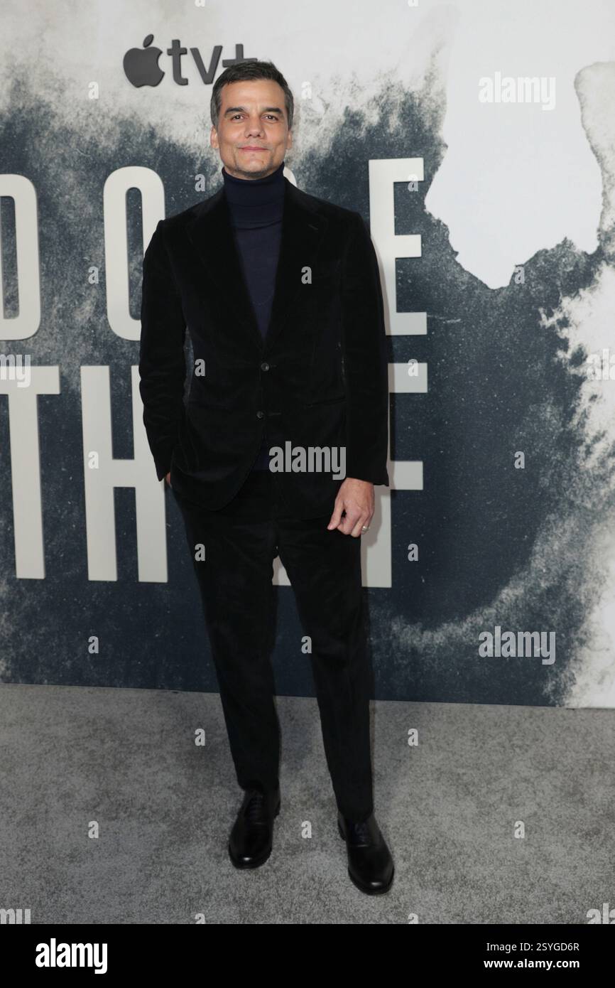 New York. 25 febbraio 2025. NEW YORK, NEW YORK - FEBBRAIO 25: Wagner Moura partecipa alla serie Apple TV "Dope Thief" in anteprima al Regal Union Square il 25 febbraio 2025 a New York. L'evento ha visto il cast e la troupe, insieme a addetti al settore e ospiti speciali, celebrare l'attesissimo nuovo film poliziesco. (Crediti: Giada Papini Rampelotto/EuropaNewswire)./dpa/Alamy Live News Foto Stock