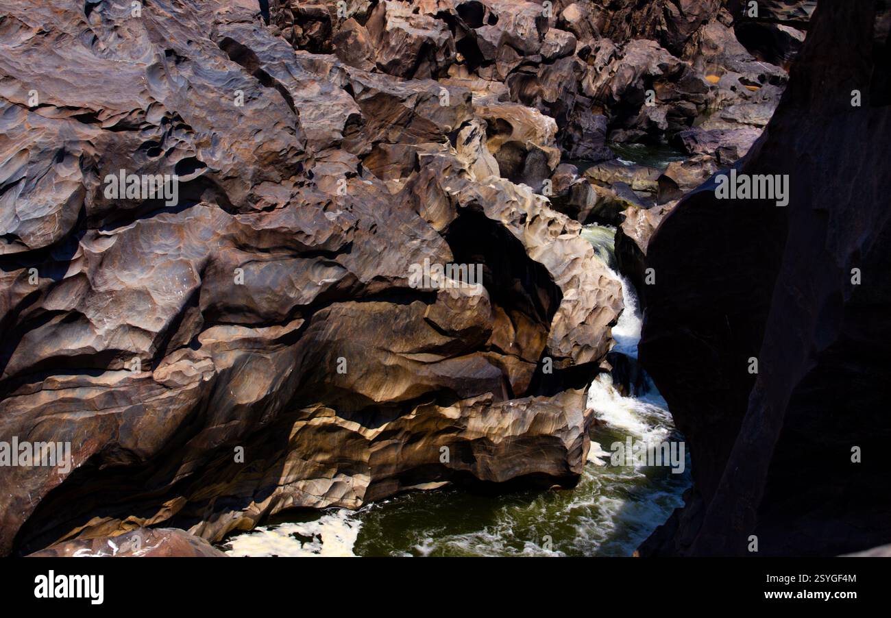 Arte della natura: Le rocce scolpite di Mekedatu Foto Stock