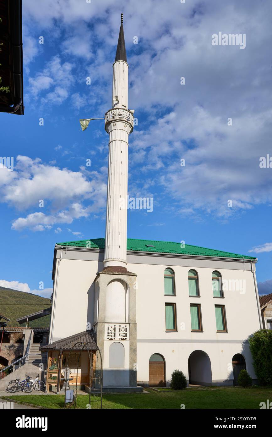 Moschee in dem Ort Kulen Vakuf, una Nationalpark, Kanton una-sana, Bosnien und Herzegowina Foto Stock