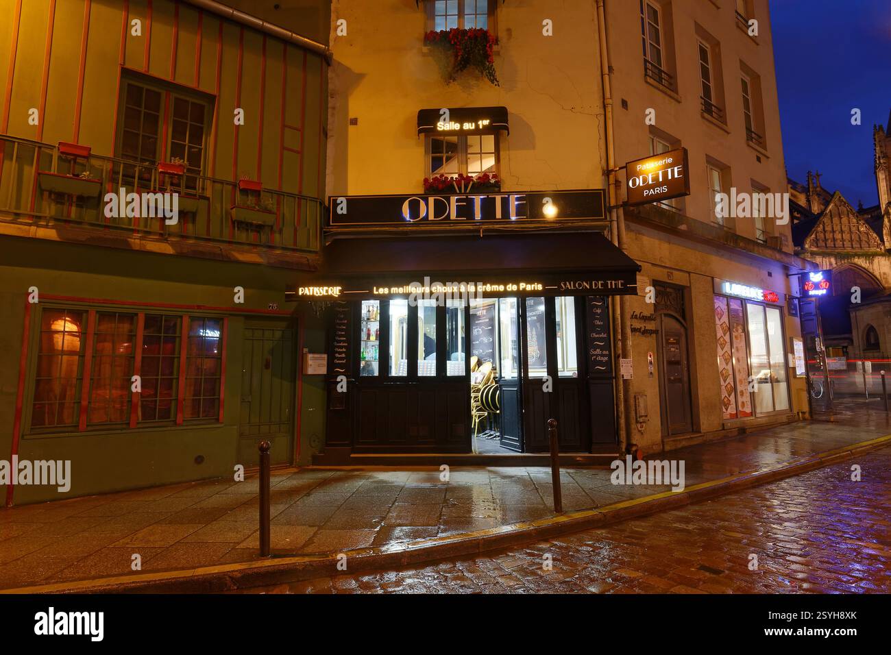 Parigi, Francia - 23 febbraio 2025 : la Casa Odette, famosa pasticceria parigina specializzata in sfogliate di panna. Si trova vicino alla cattedrale di Notre Dame. Foto Stock