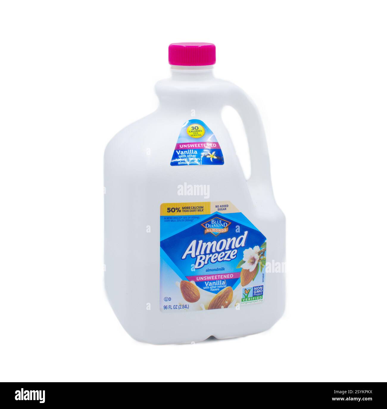 Ocala, FL 4-6-2024 Almond Breeze latte alla vaniglia non zuccherato prodotto da mandorle Blue Diamond 50% in più di calcio rispetto al latte lattiero-caseario, non verificato OGM. no Foto Stock