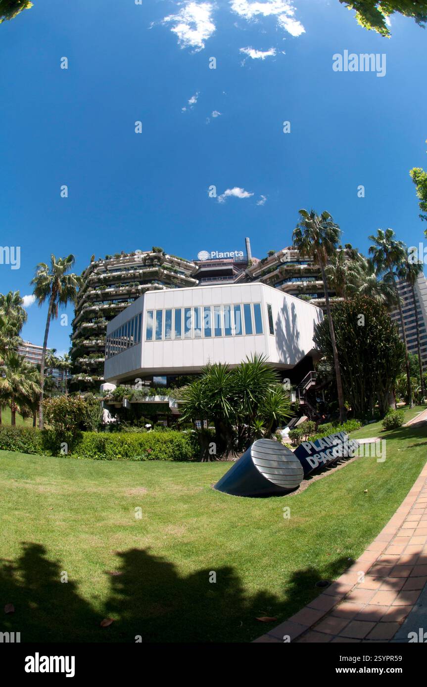 Building Banca Catalana è la sede del Grupo Planeta a Barcellona, progettato da Tous y Fargas in Diagonal Avenue, Les Corts District, Spagna Foto Stock