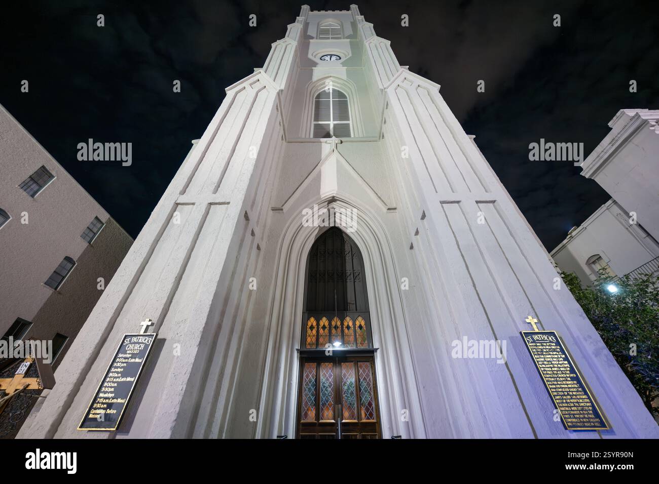 Chiesa di San Patrizio a New Orleans, Louisiana di notte. Foto Stock
