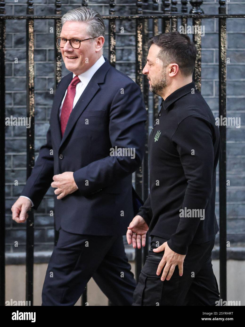 Londra, Regno Unito. 1 marzo 2025. Volodymyr Zelenskyy (Zelensky), presidente dell'Ucraina, è accolto al 10 di Downing Street da Sir Keir Starmer, primo ministro del Regno Unito, per incontri bilaterali. Ciò avverrà in vista del vertice dei leader europei nella capitale britannica di domani. Crediti: Imageplotter/Alamy Live News Foto Stock