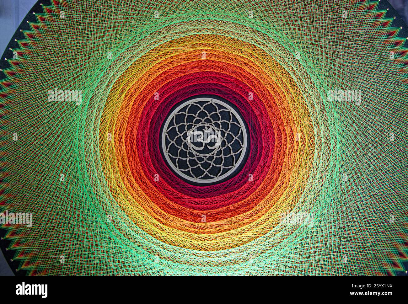 Italia Piemonte Torino 1 marzo 2025 - Fiera del Lingotto Oval - Festival di Oriente 2025 - Mandala con Om Symbol Credit: Realy Easy Star/Alamy Live News Foto Stock