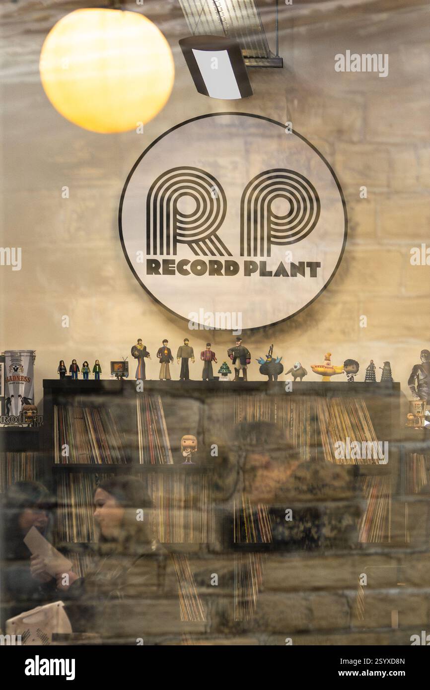 Record Plant, negozio di dischi indipendente, Sunny Bank Mills, Farsley, Leeds, West Yorkshire, Inghilterra, Regno Unito Foto Stock