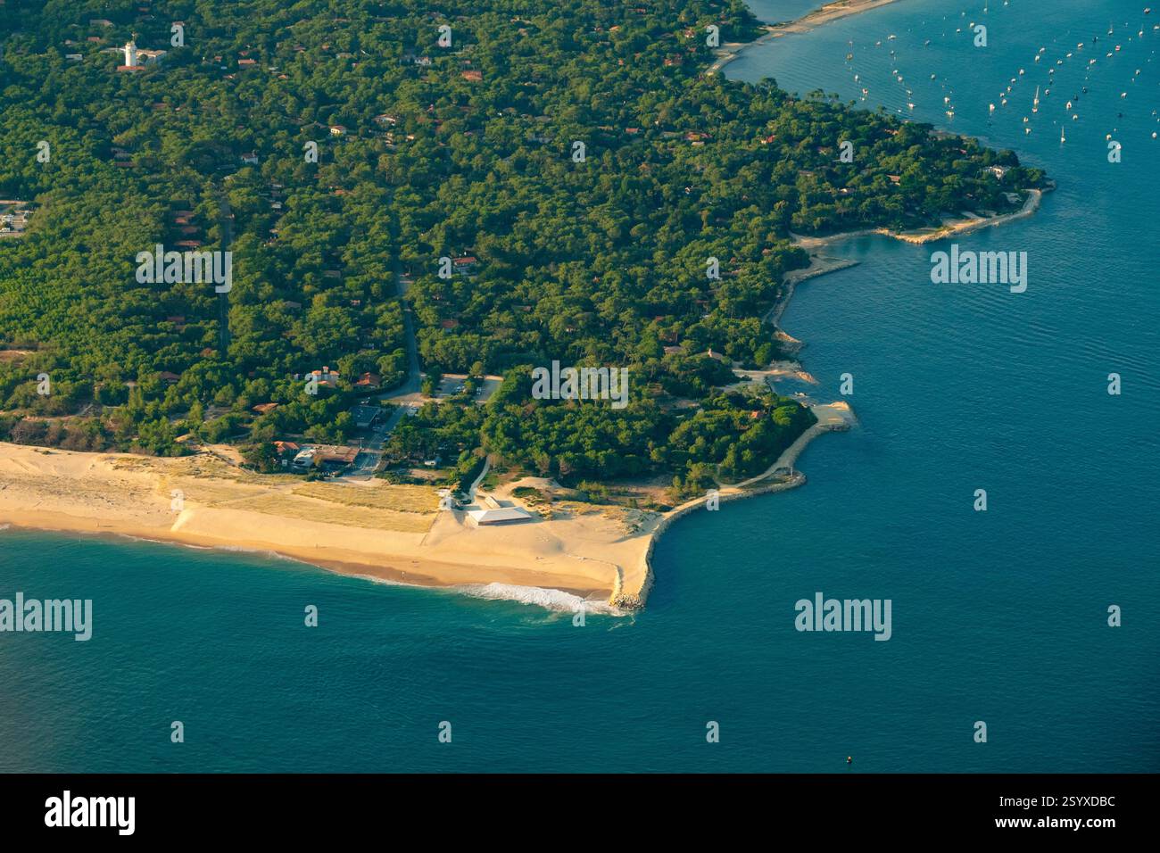 Francia, Gironde (33), vista aerea della spiaggia e della Pointe du Cap Ferret Foto Stock