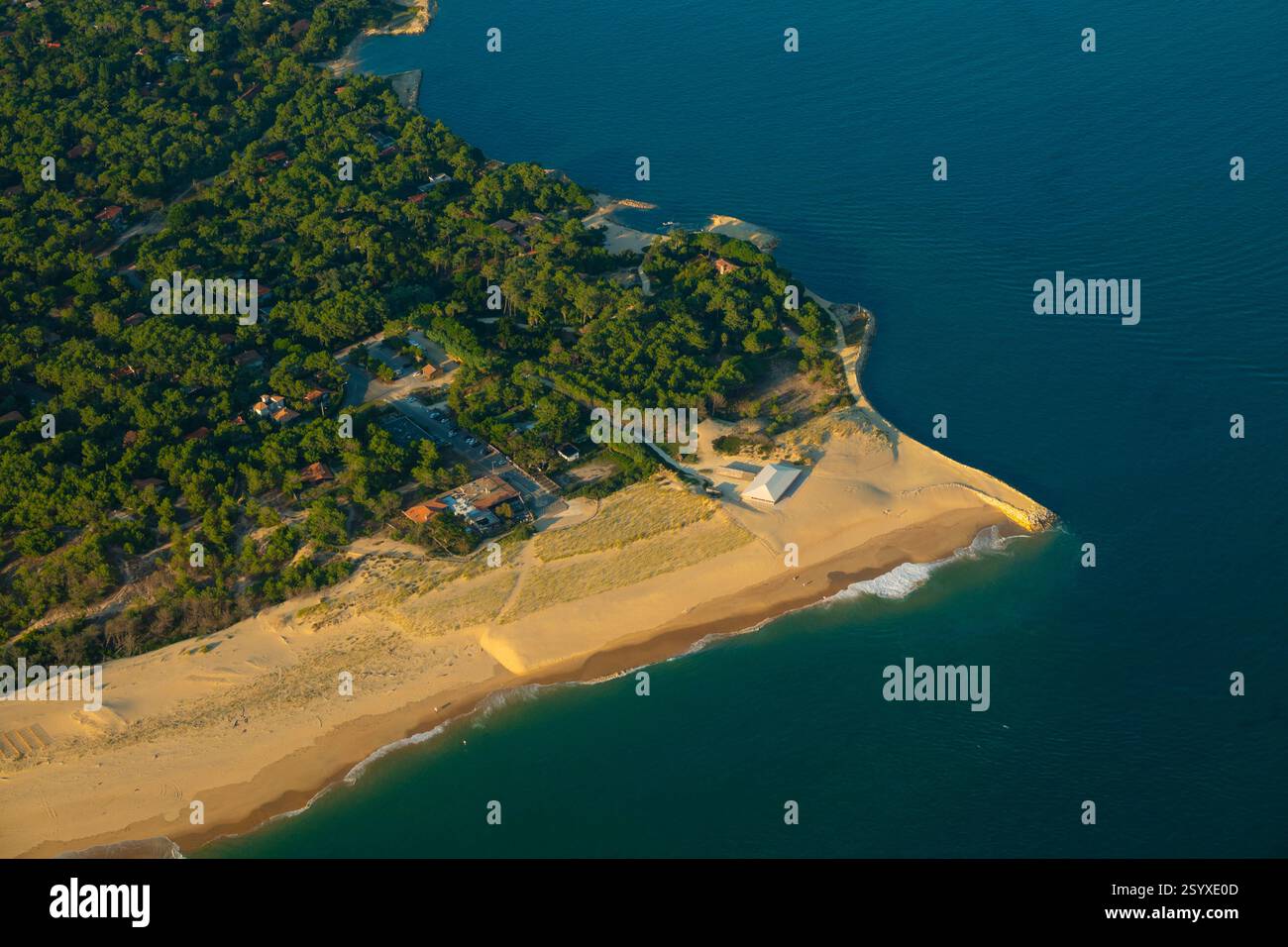 Francia, Gironde (33), vista aerea della spiaggia e della Pointe du Cap Ferret Foto Stock