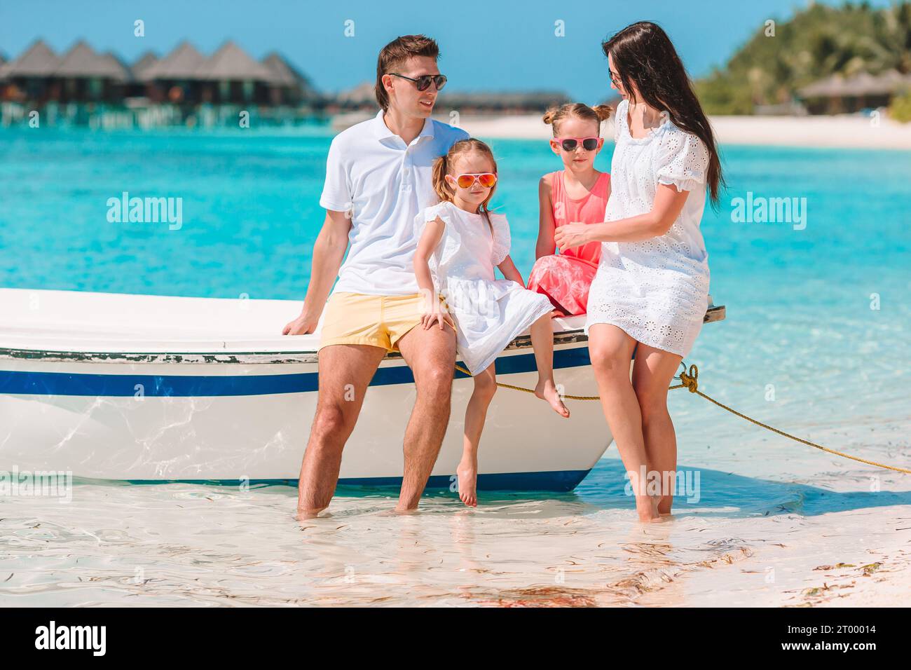 Giovane famiglia in vacanza hanno un sacco di divertimento Foto Stock