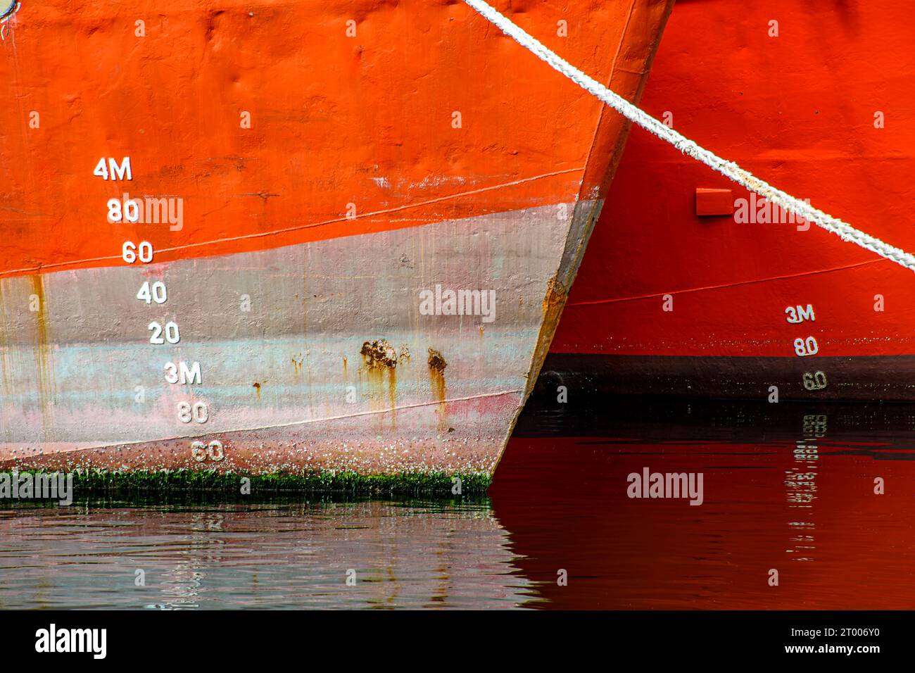 La prua della nave mostra segni di deterioramento Foto Stock