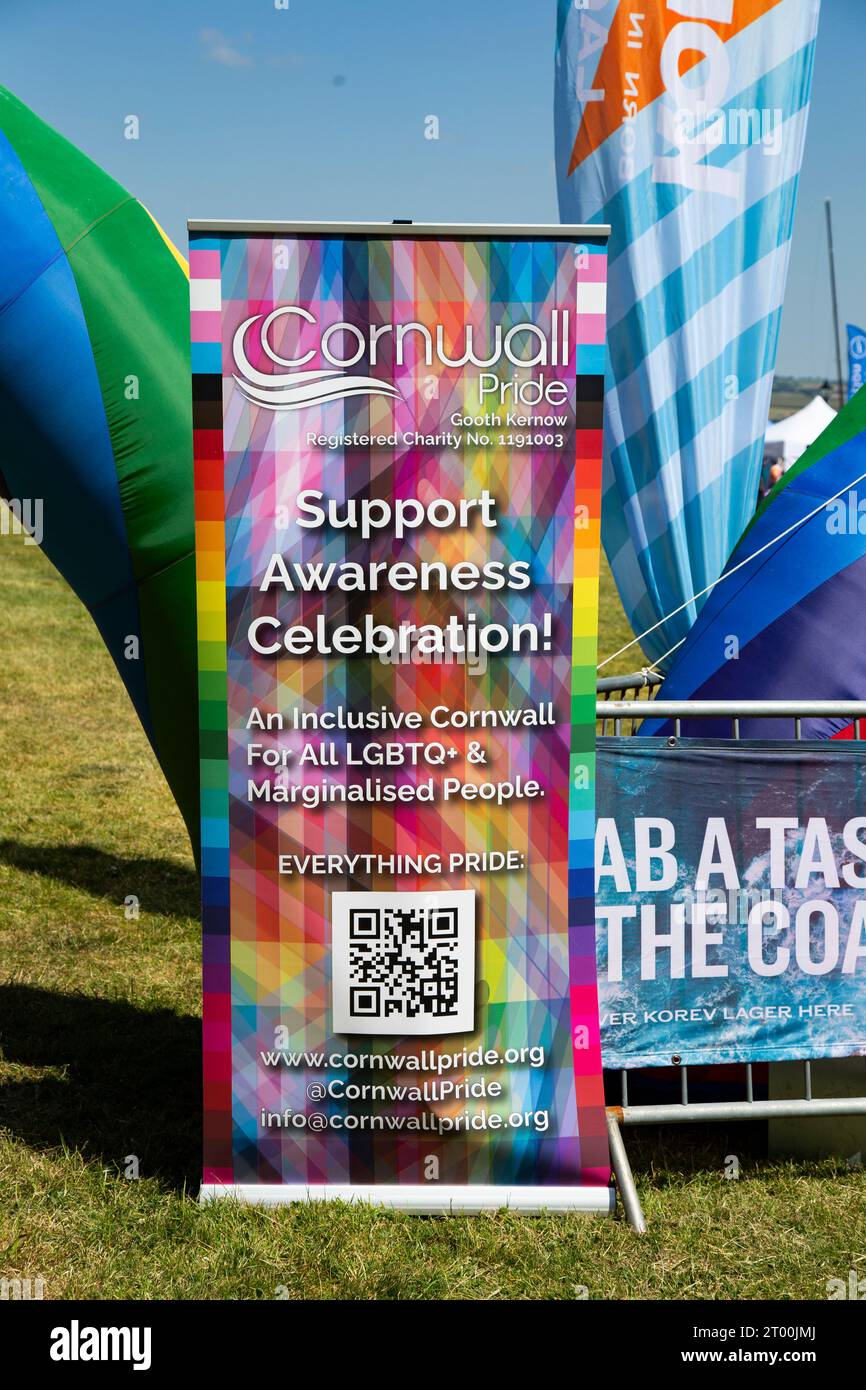 Cartello per eventi Pride a Saltash 3 giugno 2023 Foto Stock